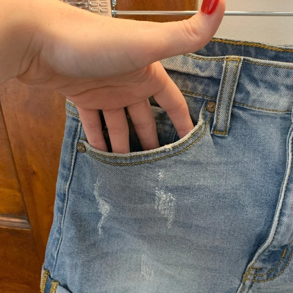 KanCan Distressed Denim Shorts - Picture 3 of 6